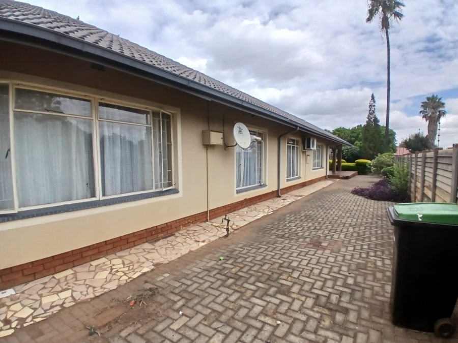 3 Bedroom Property for Sale in Rustenburg Central North West